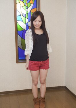 Ai Mizushima poses cute red shorts at naughty casting