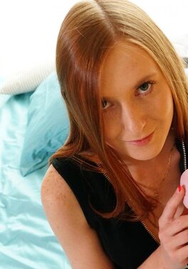 Linda Sweet rubs her clit with a vibrator while keeping her pink panties on