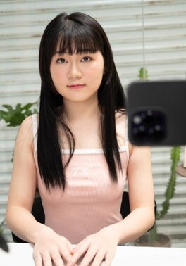 Chinese amateur is a real babe who wants dick inside her