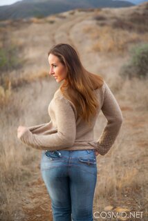vassanta under hair Attractive MILF Vassanta has nothing against showing her hairy cunt in the  field - SexVid.xxx