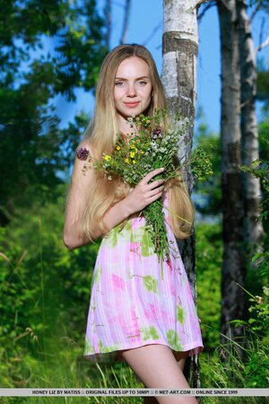 Babe in spring dress with straight hair can get naked and nothing more