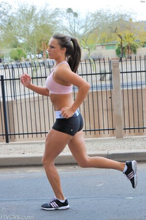 Horny chick doesn't know if it's wrong or right to strip during jogging