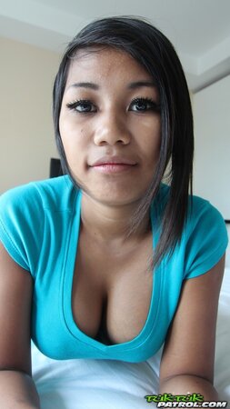 Fellow hooks up with Asian hottie and brings at his place for more fun