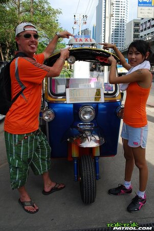 Driver of rickshaw finds exotic teen Yok who agrees to pose naked for him
