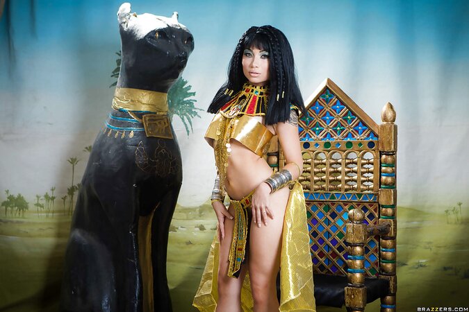 Exotic student passes exam by posing for teacher like slutty Cleopatra