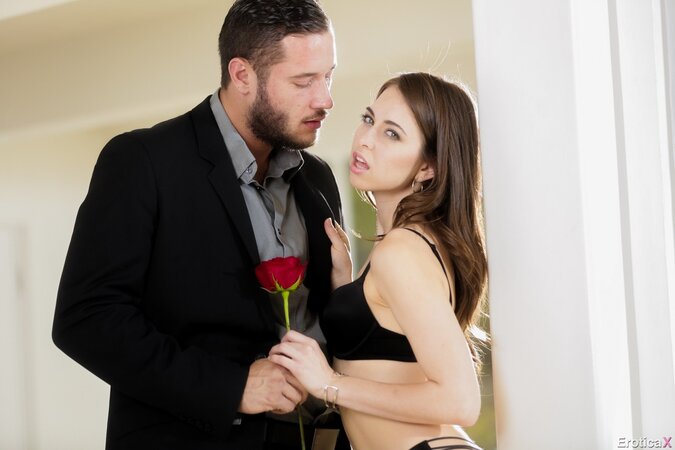 Sex with lover is more important for the girl in stockings than flowers he gives