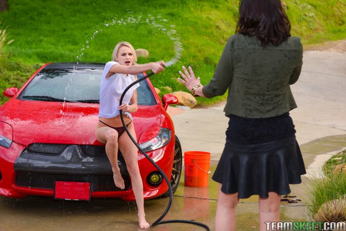 Carwash cuntastrophe with horny Amber Chase and Emma Hix