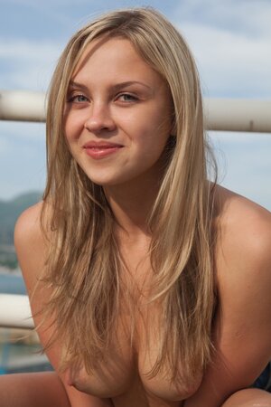 Stellar blondie looks cute as she showcases her backside