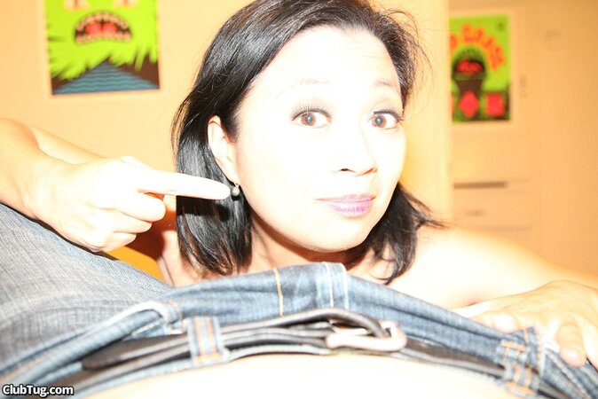 Lucky Starr is a sublime MILF who strokes fat white dick