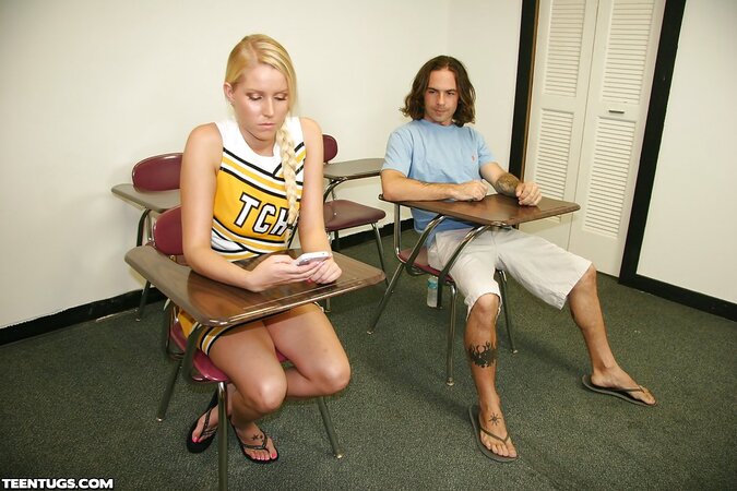 Cheerleader babe Vanessa Cage jerks this creep off