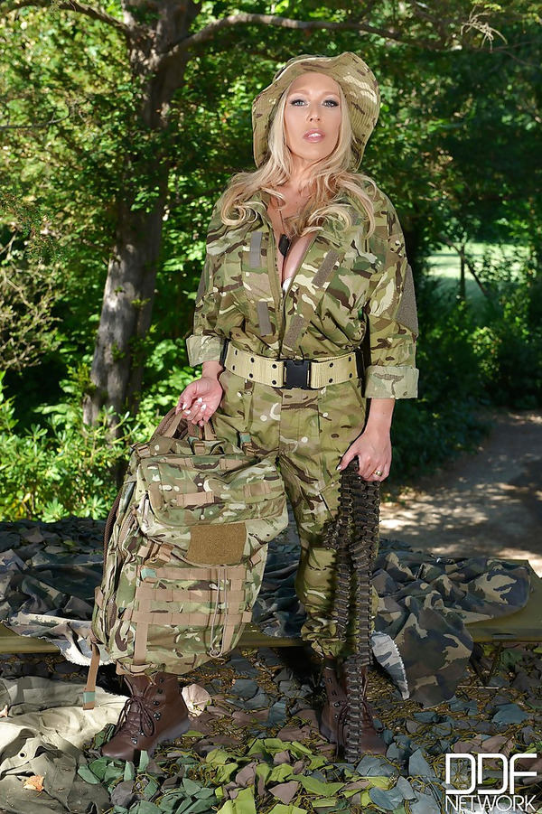 British Military Milf Delzangel Has A Lot Of Ammo But Main Weapon Are Free Download Nude Photo