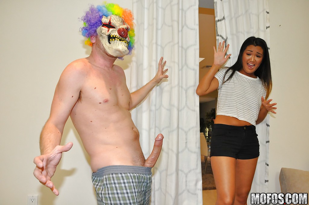 Prankster In Scary Clown Mask Stretches Asian Girlfriend All Over Cou