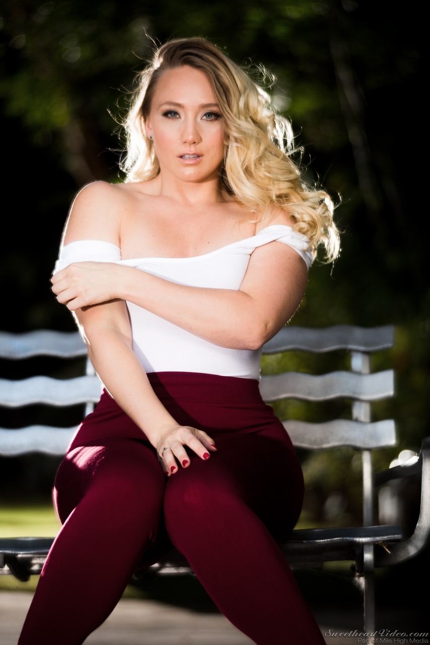 Small Tittied Pornstar Aj Applegate Is A Possessor Of Wide Hips And 