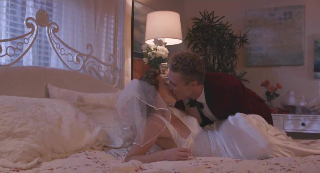 Bride and her groom have hot sex on the wedding night - SexVid.xxx