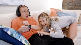 Lovely allows guy to do anal porn with her on the couch