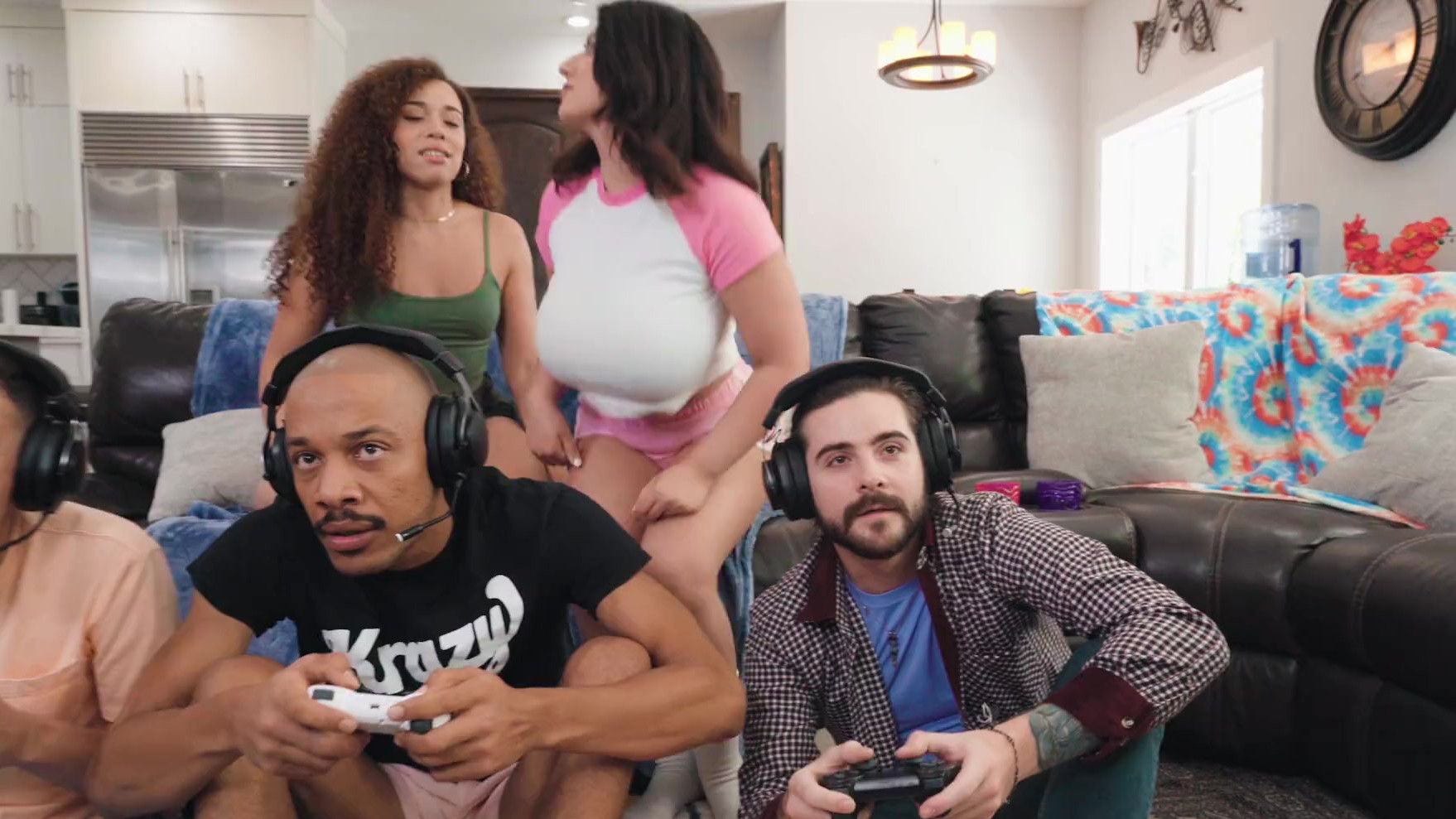 PLaying video games leads to a wild group sex session - SexVid.xxx